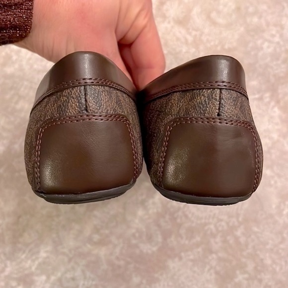 Brand New Michael Kors Brown Loafers Slip On Flats w/ Gold Tone Metal Logo Bar - Picture 11 of 16